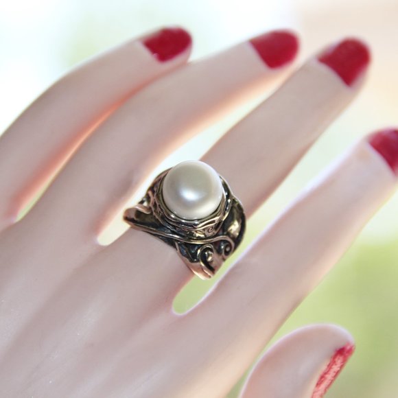 Zuman Sterling Silver Pearl Ring - Picture 7 of 13